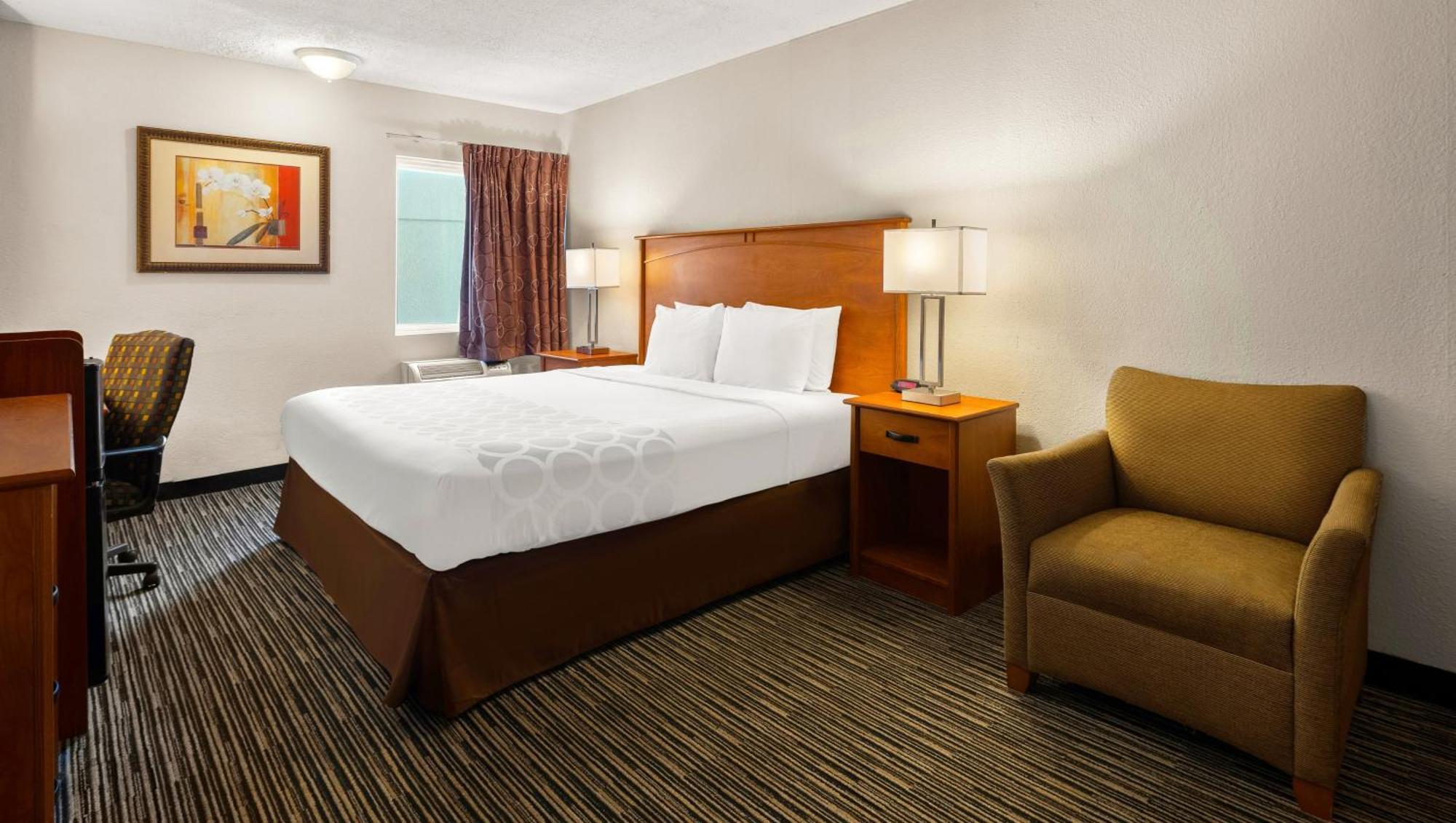 Magnuson Hotel Detroit Airport Romulus Bagian luar foto