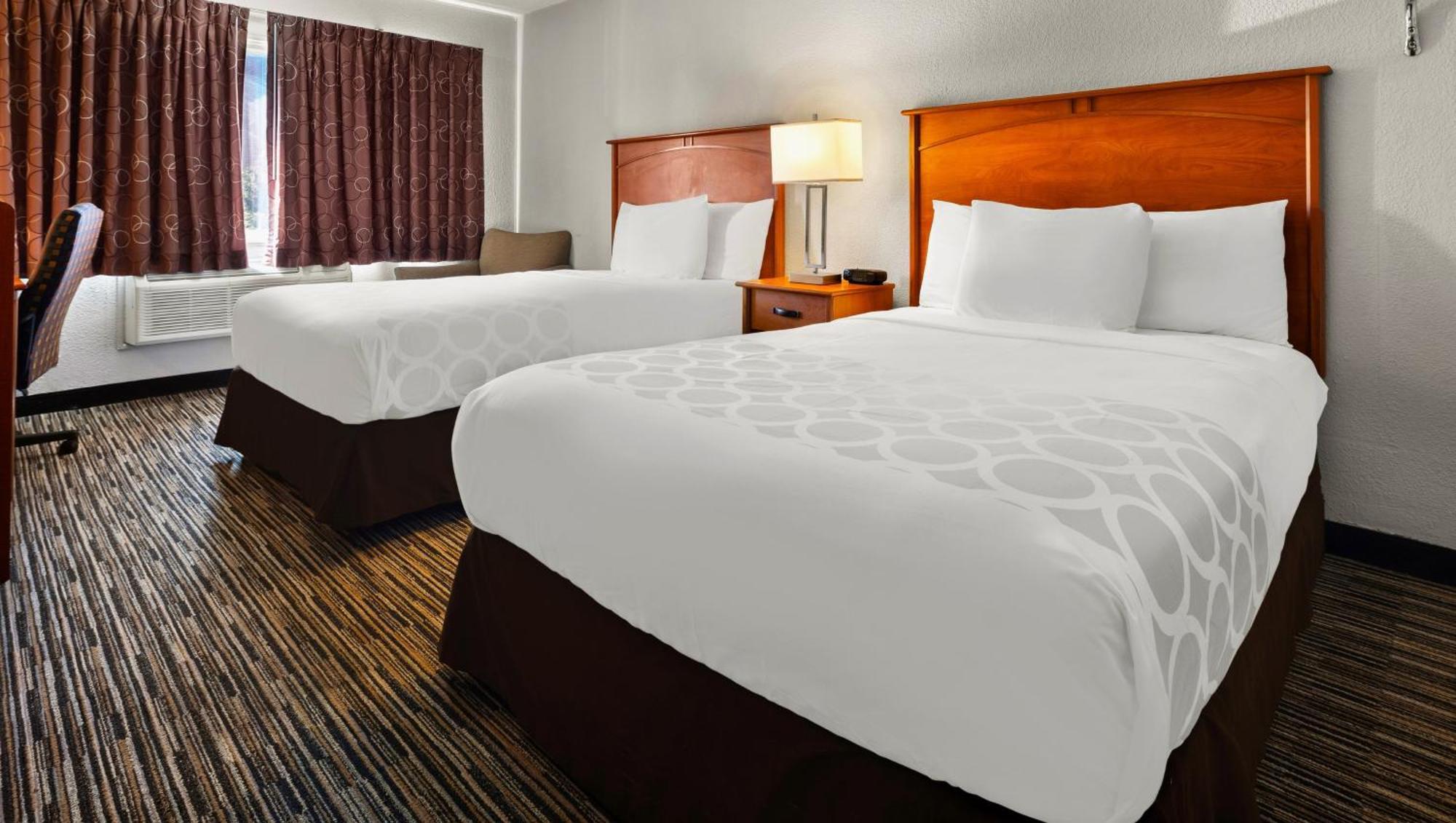Magnuson Hotel Detroit Airport Romulus Bagian luar foto