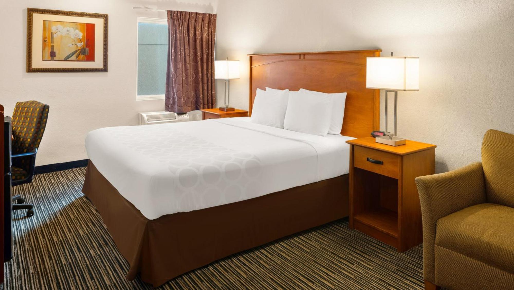 Magnuson Hotel Detroit Airport Romulus Bagian luar foto