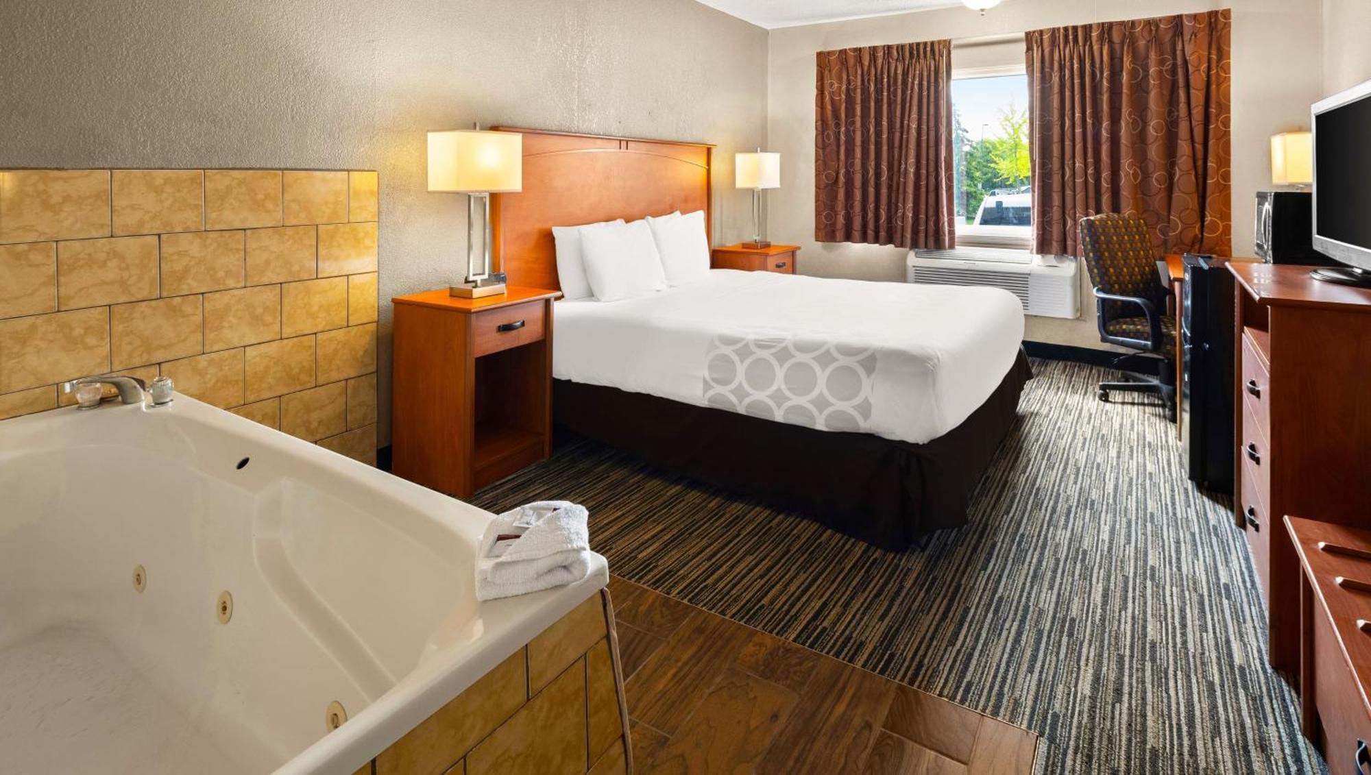 Magnuson Hotel Detroit Airport Romulus Bagian luar foto