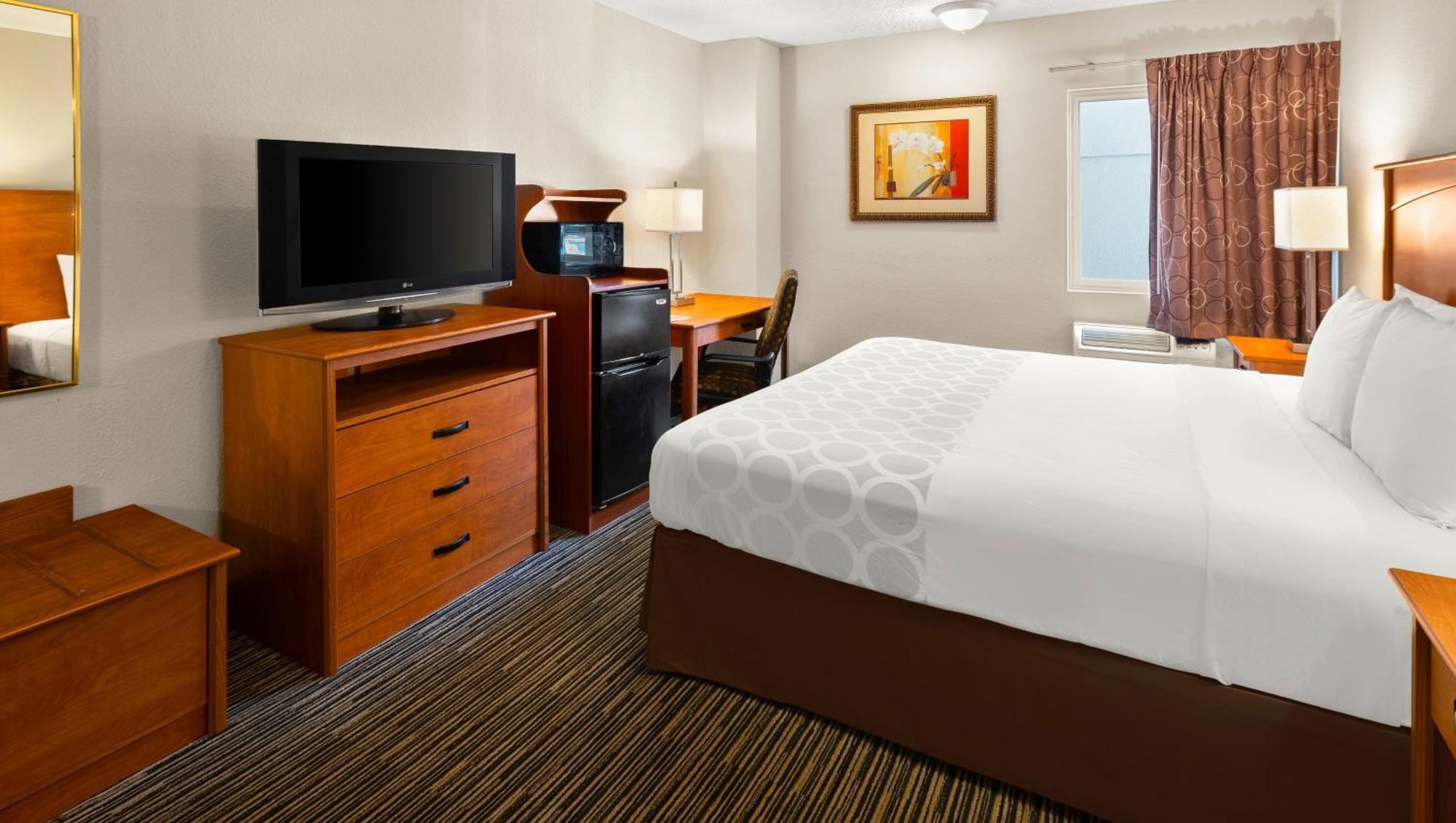 Magnuson Hotel Detroit Airport Romulus Bagian luar foto