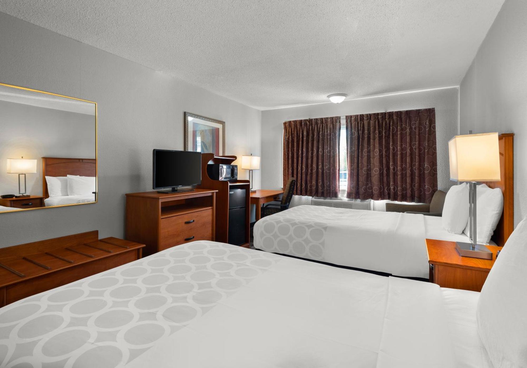 Magnuson Hotel Detroit Airport Romulus Bagian luar foto