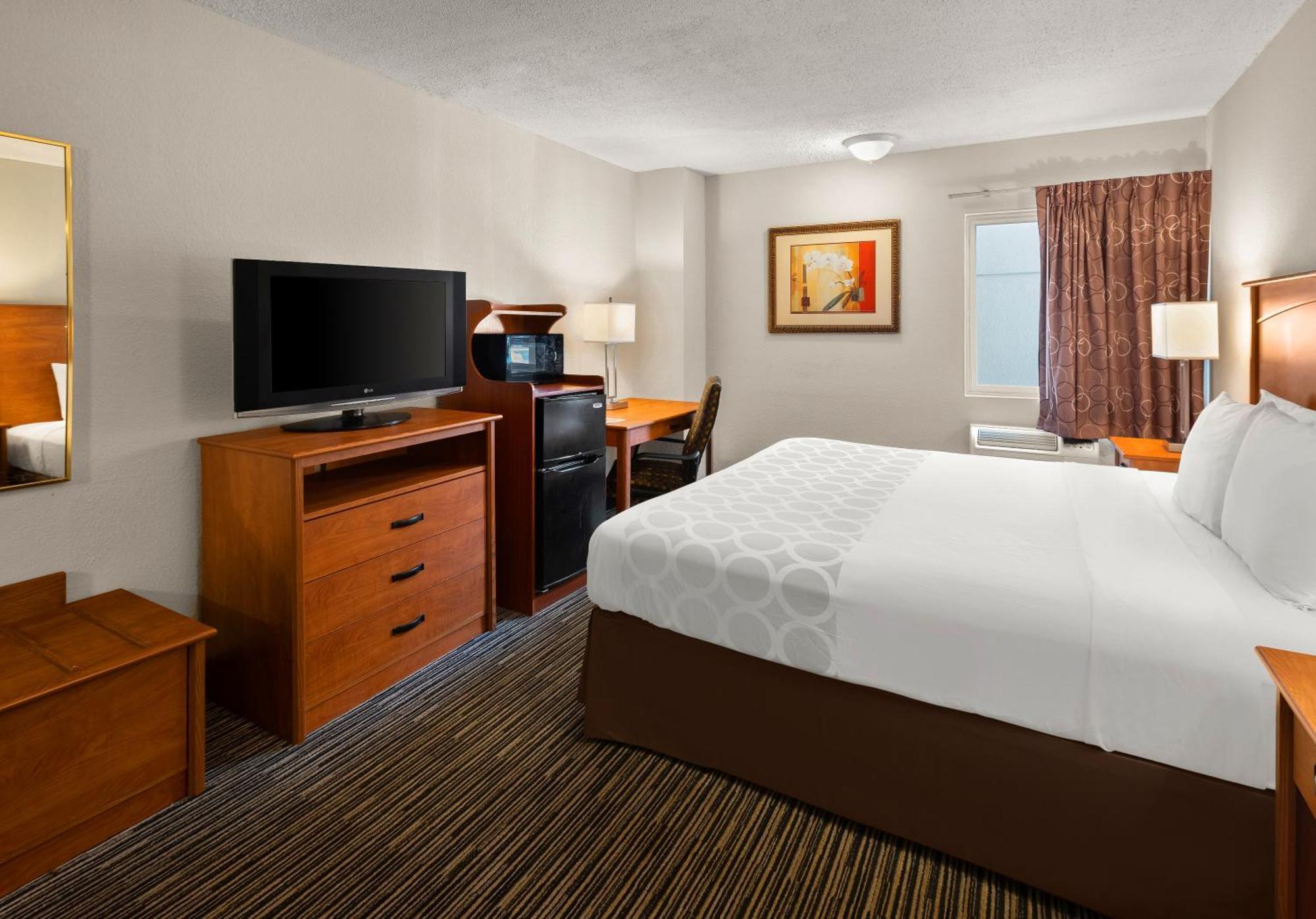 Magnuson Hotel Detroit Airport Romulus Bagian luar foto