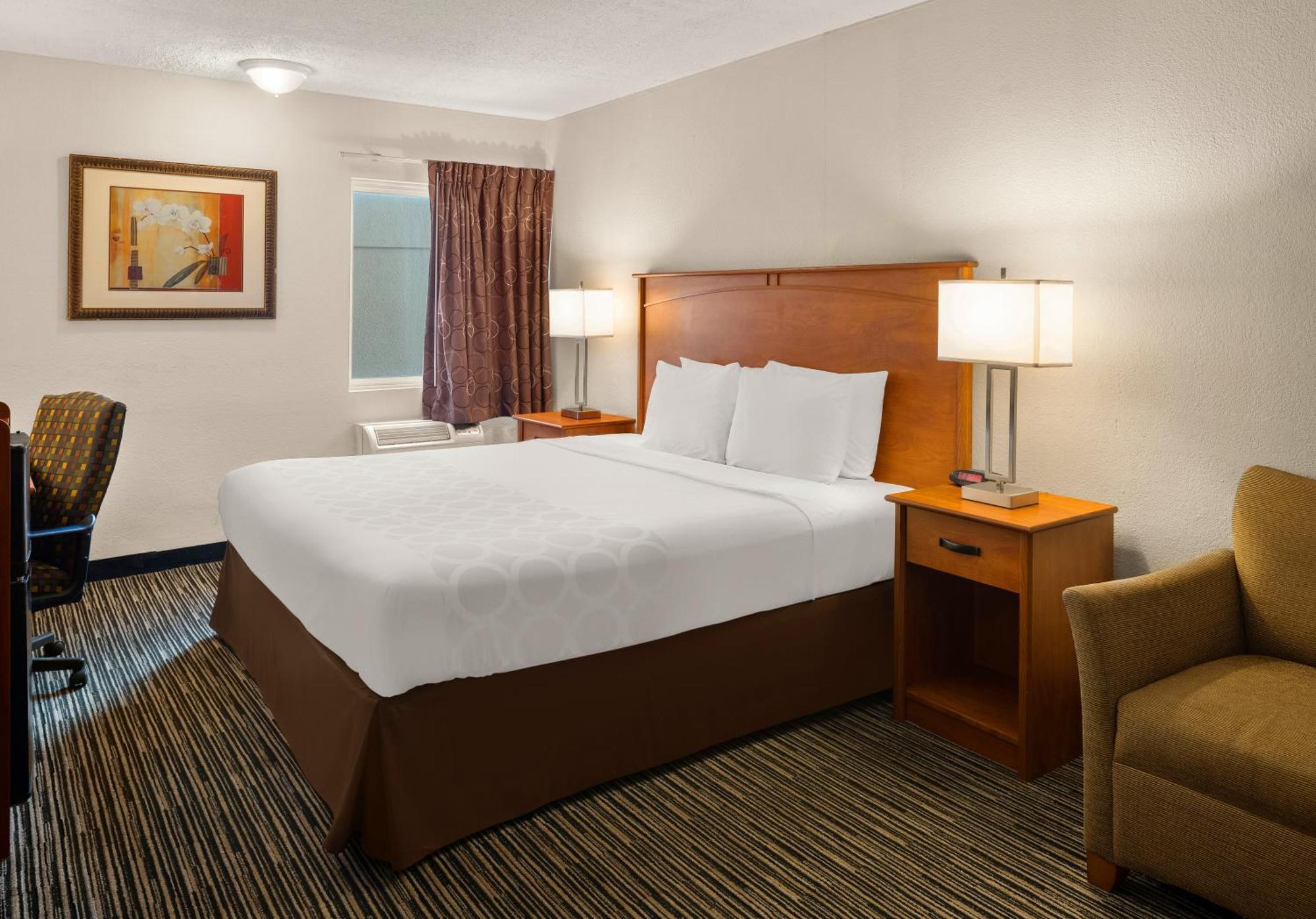 Magnuson Hotel Detroit Airport Romulus Bagian luar foto